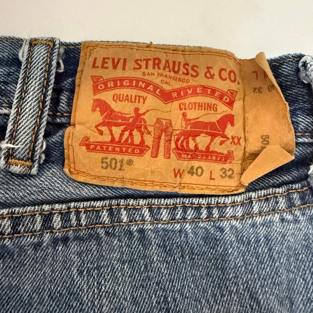 Levis 501 Original Fit Mens Jeans W40 L32 Medium Wash Blue Button Fly Denim